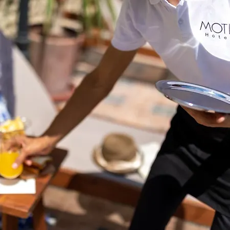 Motif Otel Çeşme