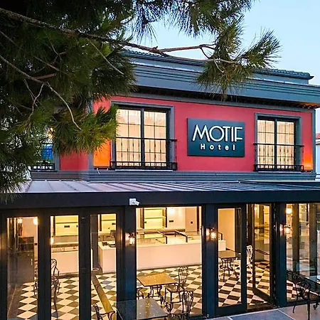 Motif Hotel