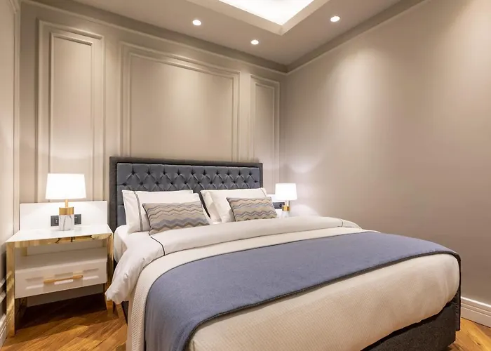 Motif Hotel *