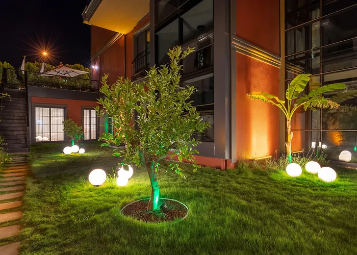 Motif Hotel *